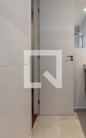 Apartamento à venda com 82m², 1 quarto e 2 vagas Apartamento à venda com 82m², 1 quarto e 2 vagasBanheiro Social