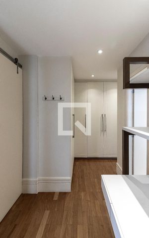 Apartamento à venda com 82m², 1 quarto e 2 vagas Apartamento à venda com 82m², 1 quarto e 2 vagasCorredor para o quarto