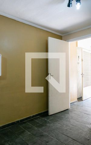 Casa à venda com 80m², 2 quartos e sem vaga Casa à venda com 80m², 2 quartos e sem vagaSala