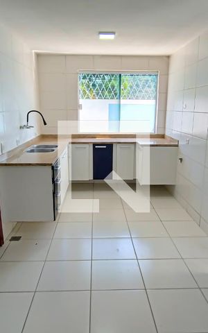 Casa à venda com 230m², 4 quartos e 4 vagas Casa à venda com 230m², 4 quartos e 4 vagascozinha