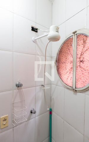 Studio para alugar com 30m², 1 quarto e sem vaga Studio para alugar com 30m², 1 quarto e sem vagaBanheiro