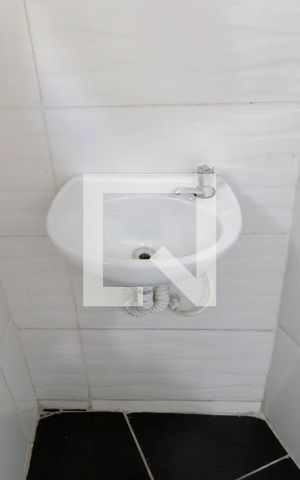 Studio para alugar com 30m², 1 quarto e sem vaga Studio para alugar com 30m², 1 quarto e sem vagaBanheiro