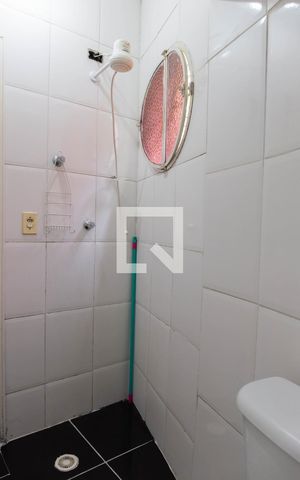 Studio para alugar com 30m², 1 quarto e sem vaga Studio para alugar com 30m², 1 quarto e sem vagaBanheiro