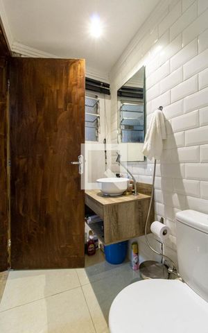 Casa à venda com 120m², 3 quartos e 1 vaga Casa à venda com 120m², 3 quartos e 1 vagaBanheiro Edícula