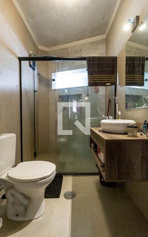 Casa à venda com 120m², 3 quartos e 1 vaga Casa à venda com 120m², 3 quartos e 1 vagaBanheiro