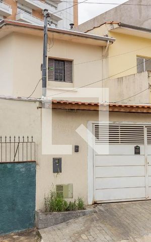 Casa à venda com 120m², 3 quartos e 1 vaga Casa à venda com 120m², 3 quartos e 1 vagaFachada