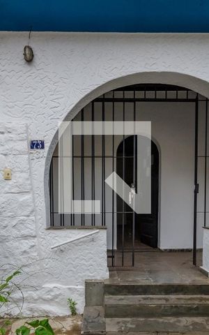 Casa à venda com 130m², 3 quartos e 4 vagas Casa à venda com 130m², 3 quartos e 4 vagasEntrada