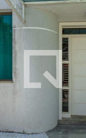 Casa à venda com 480m², 5 quartos e 6 vagas Casa à venda com 480m², 5 quartos e 6 vagasÁrea Comum -Porta Principal de entrada