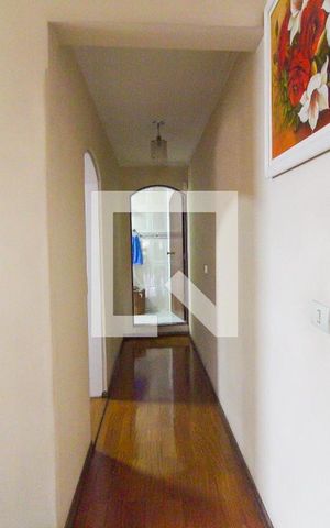 Casa à venda com 200m², 3 quartos e 3 vagasCorredor
