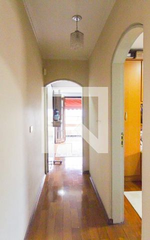 Casa à venda com 200m², 3 quartos e 3 vagasCorredor