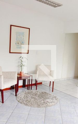 Casa para alugar com 780m², 4 quartos e 5 vagas Casa para alugar com 780m², 4 quartos e 5 vagasEdícula lateral