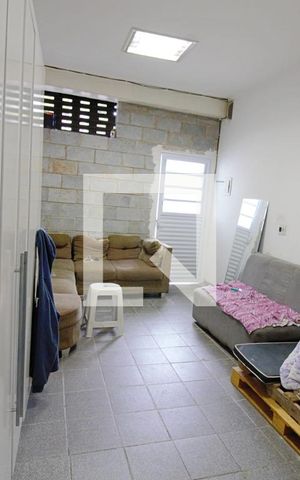 Casa para alugar com 780m², 4 quartos e 5 vagas Casa para alugar com 780m², 4 quartos e 5 vagasEdícula lateral