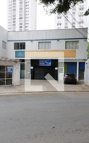 Casa para alugar com 780m², 4 quartos e 5 vagas Casa para alugar com 780m², 4 quartos e 5 vagasFachada