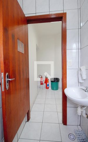 Casa para alugar com 780m², 4 quartos e 5 vagas Casa para alugar com 780m², 4 quartos e 5 vagasEdícula lateral