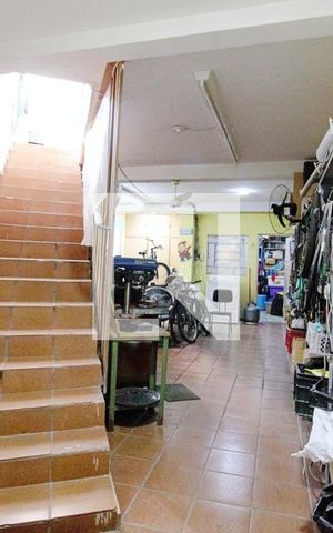 Casa para alugar com 780m², 4 quartos e 5 vagas Casa para alugar com 780m², 4 quartos e 5 vagasPorão