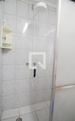 Casa para alugar com 780m², 4 quartos e 5 vagas Casa para alugar com 780m², 4 quartos e 5 vagasBanheiro Closet Corredor