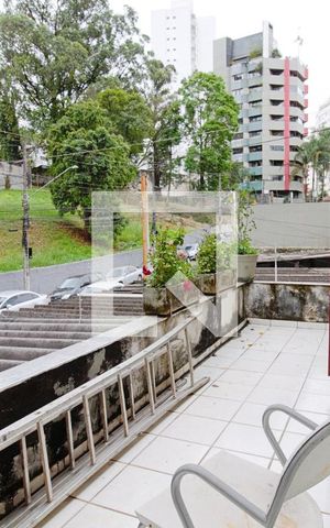 Casa para alugar com 780m², 4 quartos e 5 vagas Casa para alugar com 780m², 4 quartos e 5 vagasVaranda Suíte 1