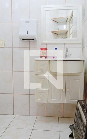 Casa para alugar com 780m², 4 quartos e 5 vagas Casa para alugar com 780m², 4 quartos e 5 vagasEdícula lateral