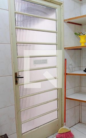 Casa para alugar com 780m², 4 quartos e 5 vagas Casa para alugar com 780m², 4 quartos e 5 vagasEdícula lateral
