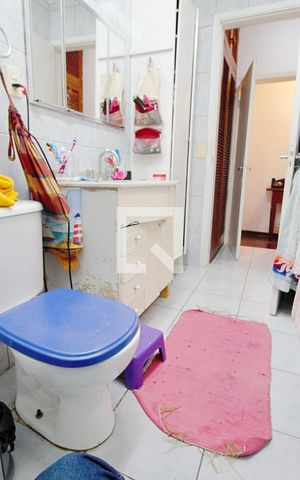 Casa para alugar com 780m², 4 quartos e 5 vagas Casa para alugar com 780m², 4 quartos e 5 vagasBanheiro Closet Corredor