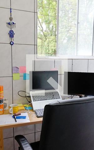 Casa para alugar com 780m², 4 quartos e 5 vagas Casa para alugar com 780m², 4 quartos e 5 vagasEdícula lateral