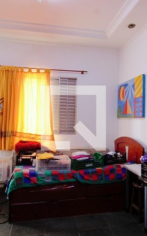 Casa para alugar com 780m², 4 quartos e 5 vagas Casa para alugar com 780m², 4 quartos e 5 vagasQuarto de Serviço