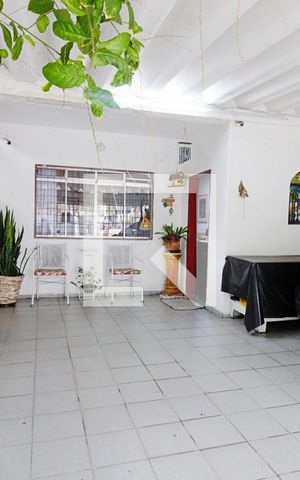 Casa para alugar com 780m², 4 quartos e 5 vagas Casa para alugar com 780m², 4 quartos e 5 vagasGaragem