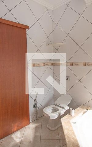 Casa à venda com 157m², 3 quartos e 3 vagas Casa à venda com 157m², 3 quartos e 3 vagasbanheiro