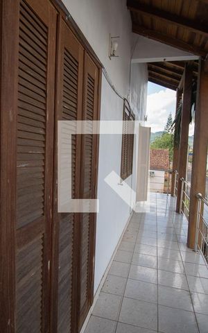 Casa à venda com 157m², 3 quartos e 3 vagas Casa à venda com 157m², 3 quartos e 3 vagasvaranda