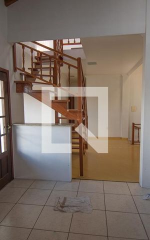 Casa à venda com 157m², 3 quartos e 3 vagas Casa à venda com 157m², 3 quartos e 3 vagascozinha - sala