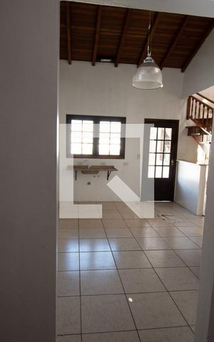 Casa à venda com 157m², 3 quartos e 3 vagas Casa à venda com 157m², 3 quartos e 3 vagascozinha