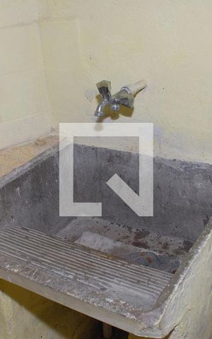 Casa para alugar com 30m², 2 quartos e sem vaga Casa para alugar com 30m², 2 quartos e sem vagaÁrea de Serviço