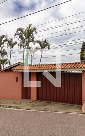 Casa à venda com 702m², 5 quartos e 5 vagasFachada