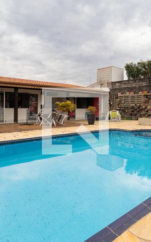Casa à venda com 702m², 5 quartos e 5 vagasPiscina