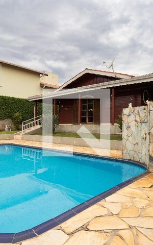 Casa à venda com 702m², 5 quartos e 5 vagasPiscina