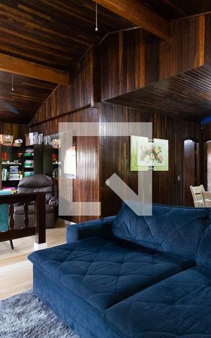 Casa à venda com 702m², 5 quartos e 5 vagasSala