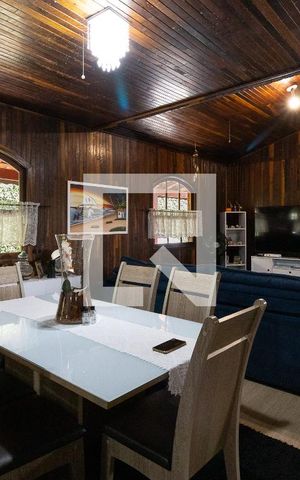 Casa à venda com 702m², 5 quartos e 5 vagasSala