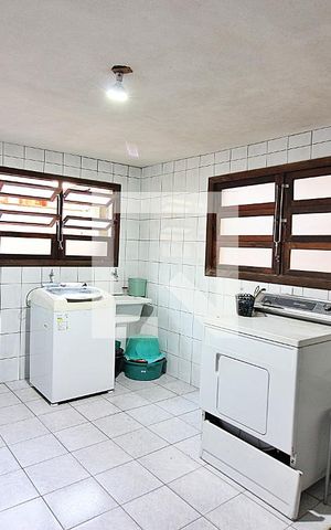 Casa à venda com 277m², 3 quartos e 4 vagasLavanderia