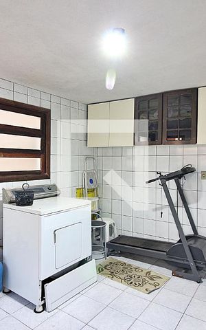 Casa à venda com 277m², 3 quartos e 4 vagasLavanderia