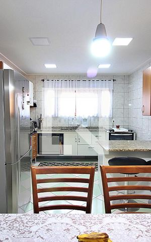 Casa à venda com 277m², 3 quartos e 4 vagasCopa e Cozinha 
