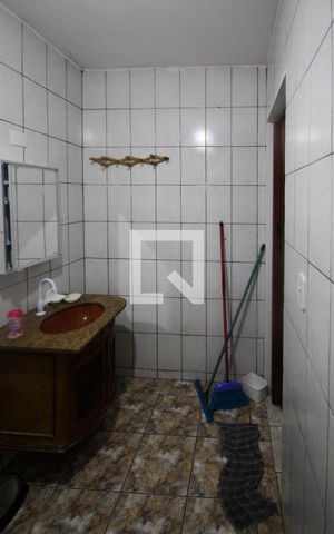 Casa à venda com 132m², 2 quartos e 1 vaga Casa à venda com 132m², 2 quartos e 1 vagaBanheiro