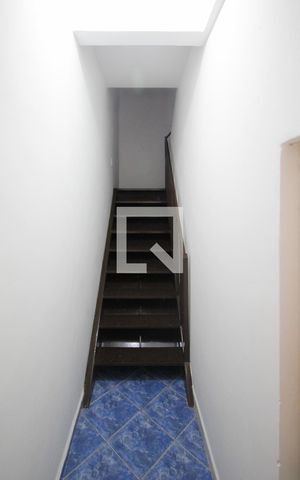 Casa à venda com 132m², 2 quartos e 1 vaga Casa à venda com 132m², 2 quartos e 1 vagaEscadaria de acesso - Sobrado