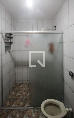 Casa à venda com 132m², 2 quartos e 1 vaga Casa à venda com 132m², 2 quartos e 1 vagaBanheiro