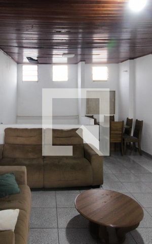 Casa à venda com 132m², 2 quartos e 1 vaga Casa à venda com 132m², 2 quartos e 1 vagaSala
