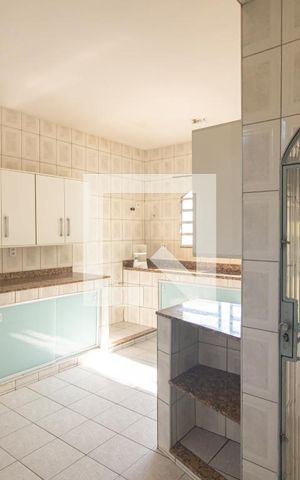 Casa à venda com 360m², 3 quartos e 3 vagas Casa à venda com 360m², 3 quartos e 3 vagasCozinha