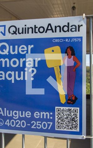 Casa à venda com 360m², 3 quartos e 3 vagas Casa à venda com 360m², 3 quartos e 3 vagasPlaquinha