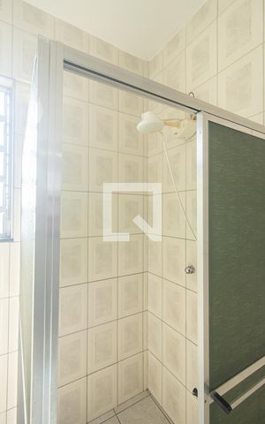 Casa à venda com 360m², 3 quartos e 3 vagas Casa à venda com 360m², 3 quartos e 3 vagasBanheiro da Suíte 2