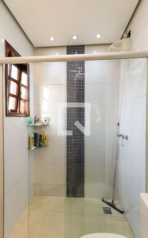 Casa à venda com 125m², 3 quartos e 3 vagas Casa à venda com 125m², 3 quartos e 3 vagasBanheiro da Suíte