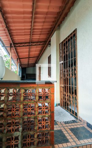 Casa à venda com 125m², 3 quartos e 3 vagas Casa à venda com 125m², 3 quartos e 3 vagasEntrada