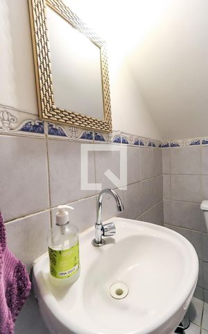 Casa à venda com 125m², 3 quartos e 3 vagas Casa à venda com 125m², 3 quartos e 3 vagasLavabo